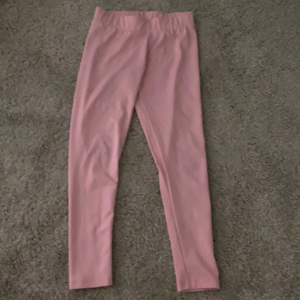 They are converse and leggings stretchy material